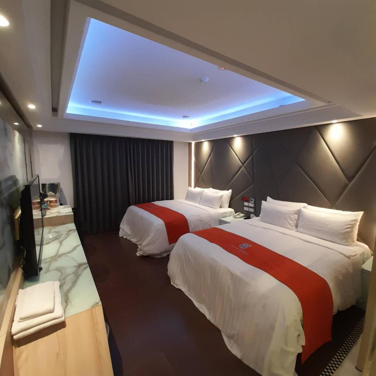 King Motel王者 桃園市旅館177號 Екстер'єр фото