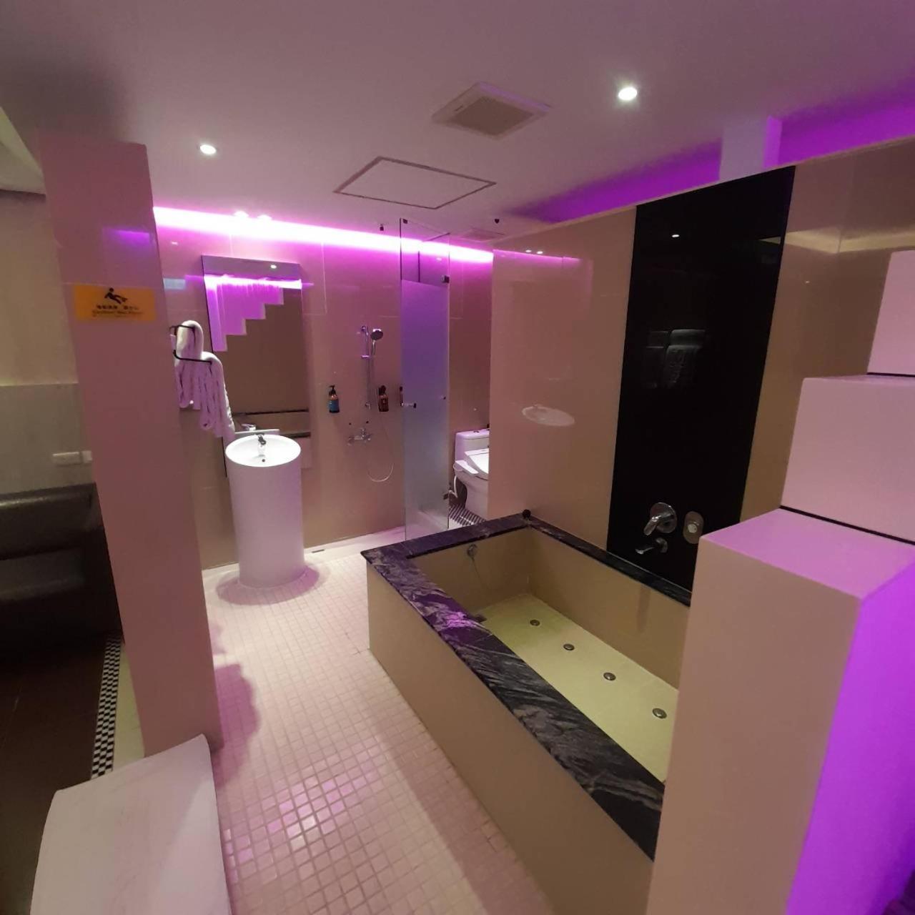 King Motel王者 桃園市旅館177號 Екстер'єр фото